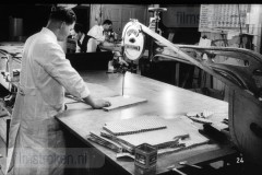 Het Werk in de Katoenindustrie en het Confectiebedrijf